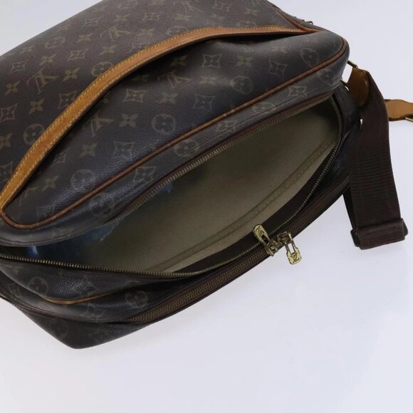 LOUIS VUITTON Monogram Reporter GM Shoulder Bag - Picture 11 of 16